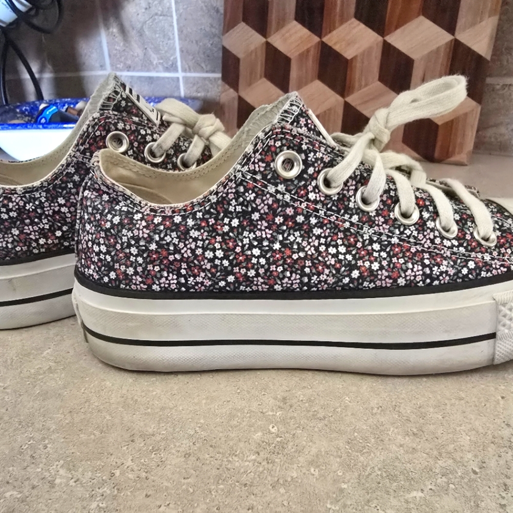Converse Chuck Taylor - Picture 2 of 6